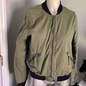 Hollister Bomber jacket. Excellent condition. Army Green sz M